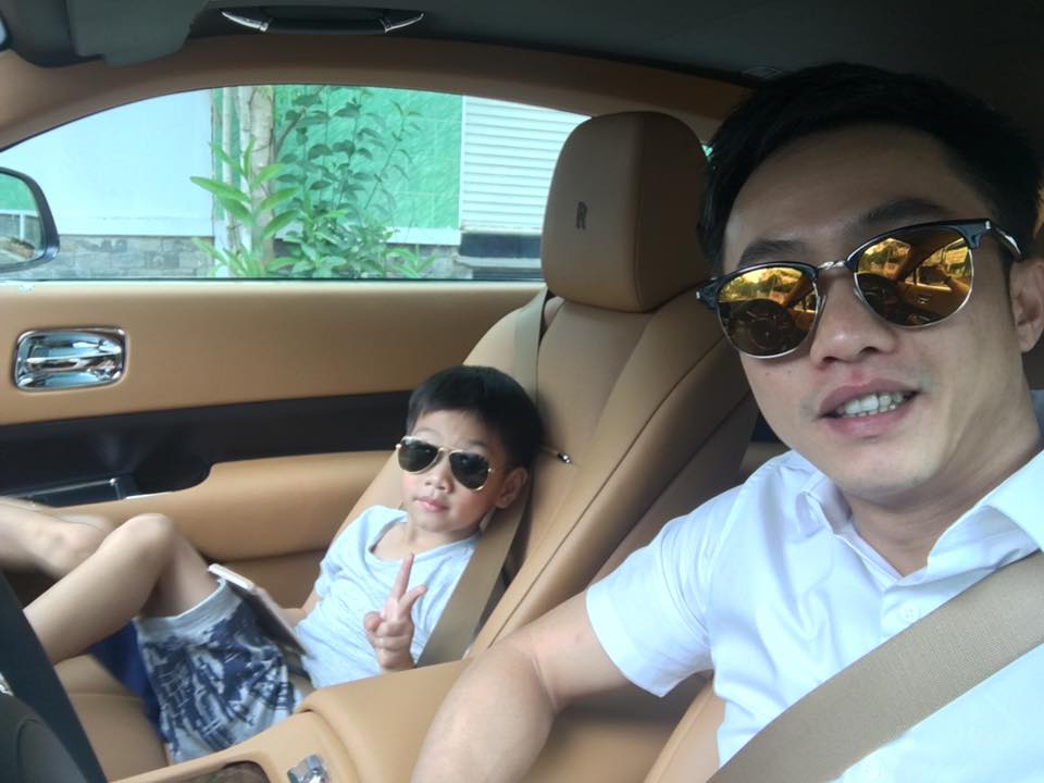 Nguyễn Quốc Cường và con trai. Ảnh: Facebook