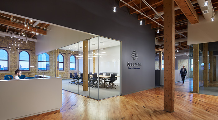 Cửa hàng đồ nội thất bán đồ của Trump Home. Các sản phẩm của Trump Home lấy cảm hứng từ nội thất trong nhà và khách sạn của Donald J. Trump