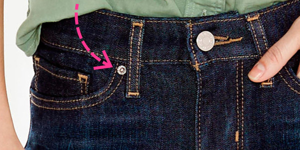 Những chiếc đinh tán xuất hiện trên mọi thiết kế quần jean nhưng không ai để ý.