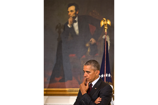 
Ông Obama và chân dung cựu Tổng thống Lincoln.
