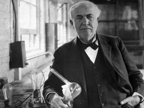
Thomas Edison là một trong những nhà phát minh vĩ đại nhất thế giới.
