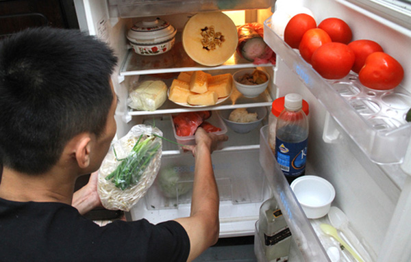 
Không phải thực phẩm nào cũng an toàn trong tủ lạnh đâu nhé. (Ảnh: Internet)
