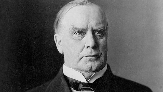 Phần lớn cuộc đời, William McKinley, nhiệm kỳ 1897-1901, có sự ổn định về mặt tài chính suốt thời trai trẻ. Tuy nhiên, ông phá sản năm 1983 và ôm khoản nợ 130.000 USD. Không những vậy, McKinley tiếp tục bị bạn bè lừa tiền khi nhờ họ quản lý bất động sản và các tài khoản khác khiến ông tiếp tục lâm vào cảnh khánh kiệt.