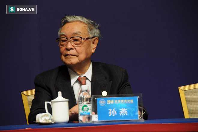 Ông Tôn Yên, Viện sĩ, Bác sĩ, Trưởng khoa Ung bướu bệnh viện Ung thư thuộc viện Khoa học Y học Trung Quốc.