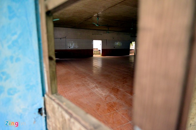 Một căng tin ngừng hoạt động 4 năm nay.