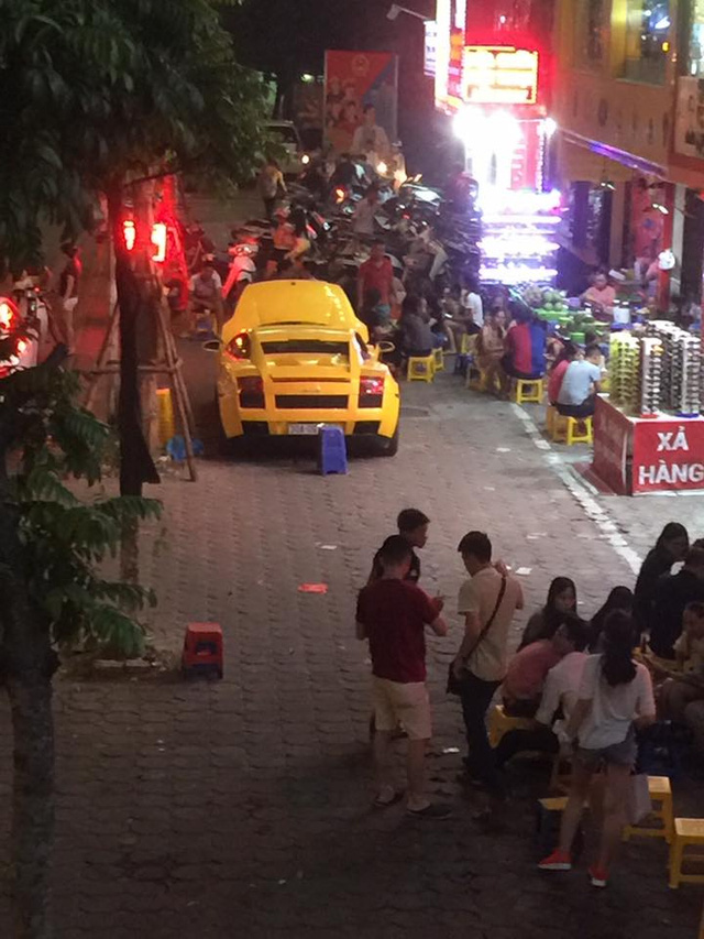 Nước sơn ngoại thất vẫn còn khá mới.