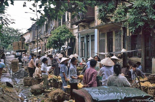 Khoảng những năm 1996, các khu chợ cóc được phân bố ở khắp nơi.