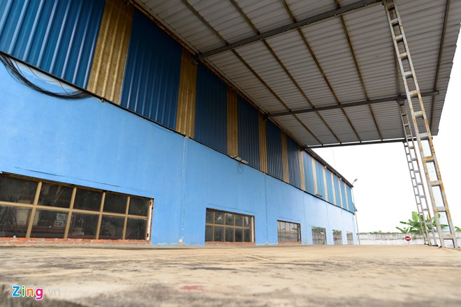 Khó khăn tiếp theo là trong các năm 2012 - 2013 các ngân hàng đồng loạt cắt, không cho vay vốn lưu động. Ông chủ Vinaxuki đã phải bán cả nhà ở, vét từng đồng trả nợ lãi ngân hàng, mong được tái cơ cấu để vay vốn lưu động.