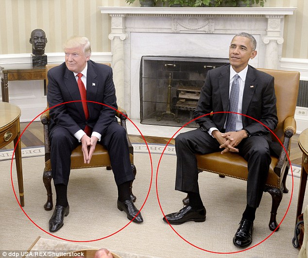 
Còn trong tấm ảnh tiếp theo, Wood cho rằng đầu gối, chân của Obama mở rộng hơn trong khi Donald Trump có phần xuôi, thẳng, điều này cho thấy Obama đang cố thể hiện sức mạnh của mình và cho Donald Trump biết rằng tôi vẫn nắm quyền.
