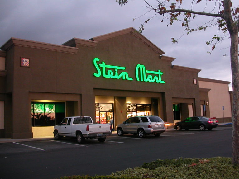 Cửa hàng bán lẻ cao cấp kinh doanh nước hoa và túi xách của Ivanka Trump