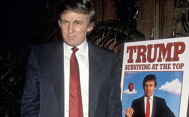 
Cuốn Surviving at the top được Donald Trump xuất bản năm 1990.
