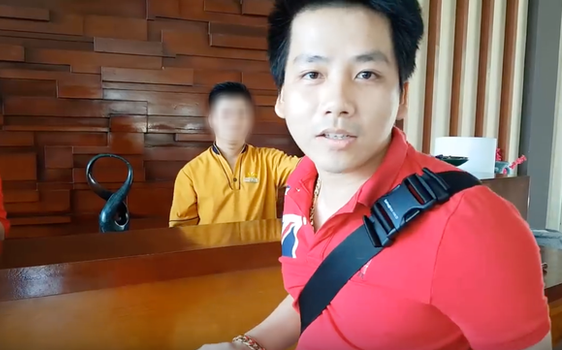 Khoa Pug: Phong cách tiêu tiền kiểu “thiếu gia”, ưa chuộng mô típ 