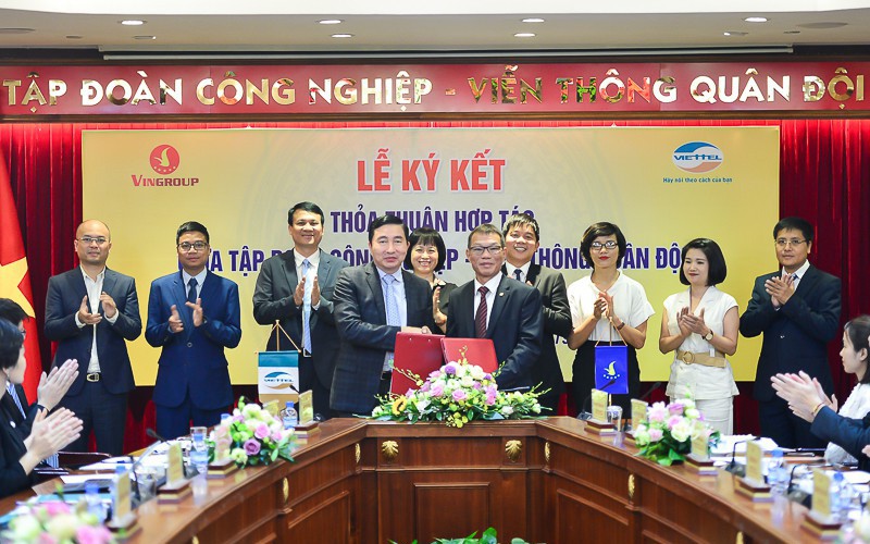 Hai tập đoàn lớn nhất Việt Nam Vingroup và Viettel bắt tay hợp tác