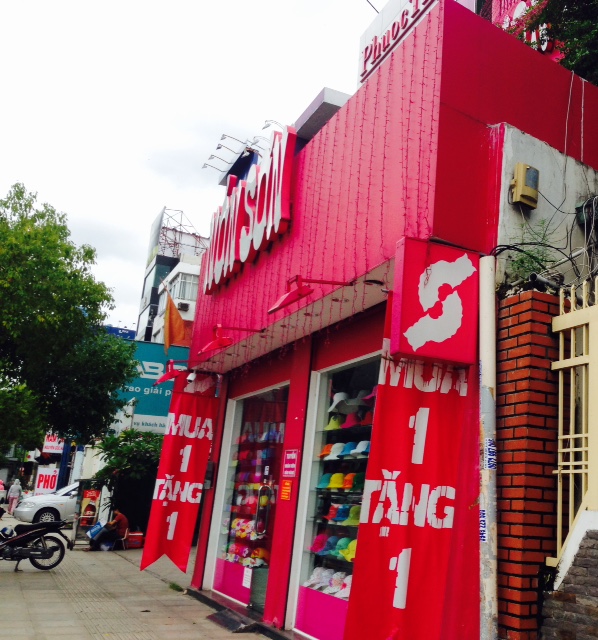 
Cửa hàng tại Nguyễn Văn Trỗi, quận Phú Nhuận, TPHCM trưa 4/8/2016.

