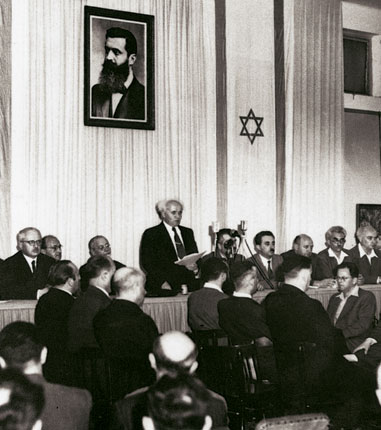 
Ông Ben Gurion tuyên bố thành laaoj nhà nước Israel năm 1947
