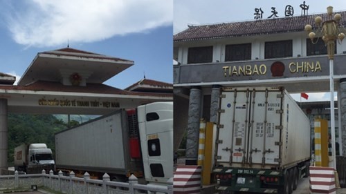 Xe qua Cửa khẩu Thanh Thủy - Cửa khẩu Thiên Bảo (Tianbao, Trung Quốc) để xuống hàng.