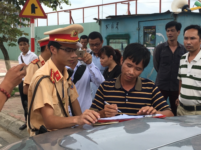 
Tài xế Nguyễn Văn Tính điều khiển xe ô tô 29C-601.71 vi phạm nồng độ cồn, bị phạt 2,5 triệu
