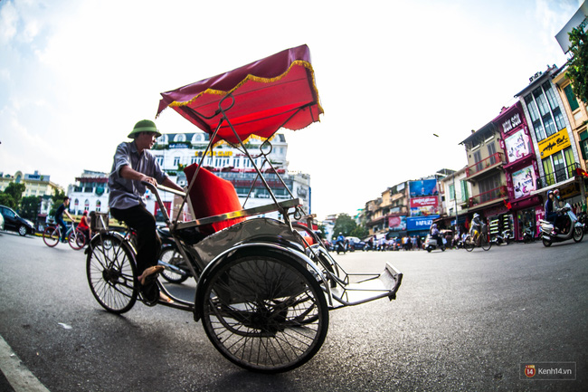 
Xe xích lô không được phép hoạt động trong khu vực cấm.
