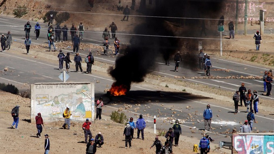 Các cuộc biểu tình của thợ mỏ Bolivia biến thành bạo lực trong tuần này. Ảnh: REUTERS