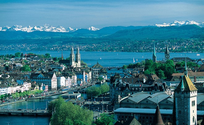 Thụy Sĩ là đất nước yêu thích cho nhiều đại gia Mỹ, do các chênh lệch về hệ thống luật pháp khiến việc dẫn độ tội phạm Mỹ về Thụy Sĩ khá phức tạp. Ảnh: Zurich Tourism