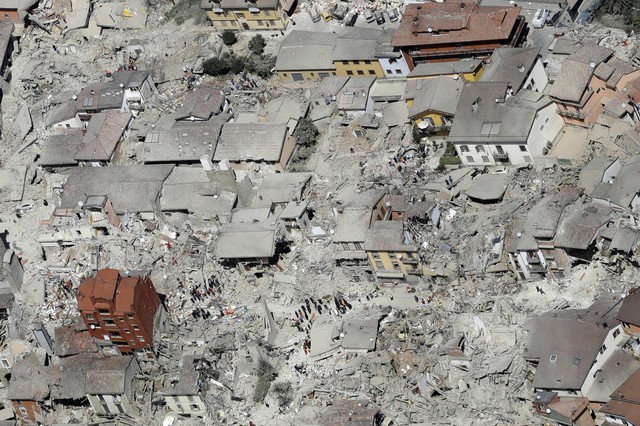 
Thị trấn Amatrice gần như tan hoang sau trận động đất
