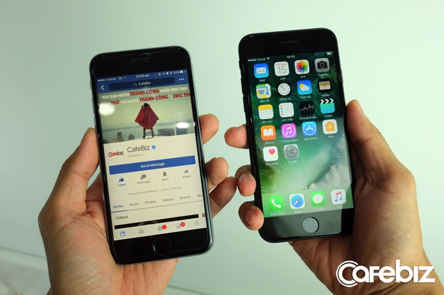 
Nhìn lướt qua 2 chiếc iPhone này, bạn có nhận ra đâu là iPhone 6s, đâu là iPhone 7 mới?
