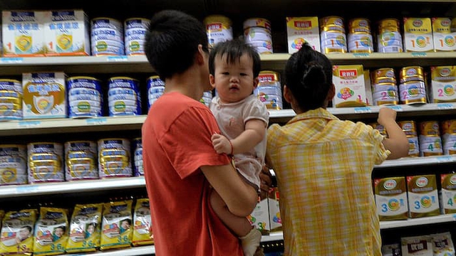 Bùng nổ dân số tại Trung Quốc khiến nhu cầu sữa tăng cao trước đây.