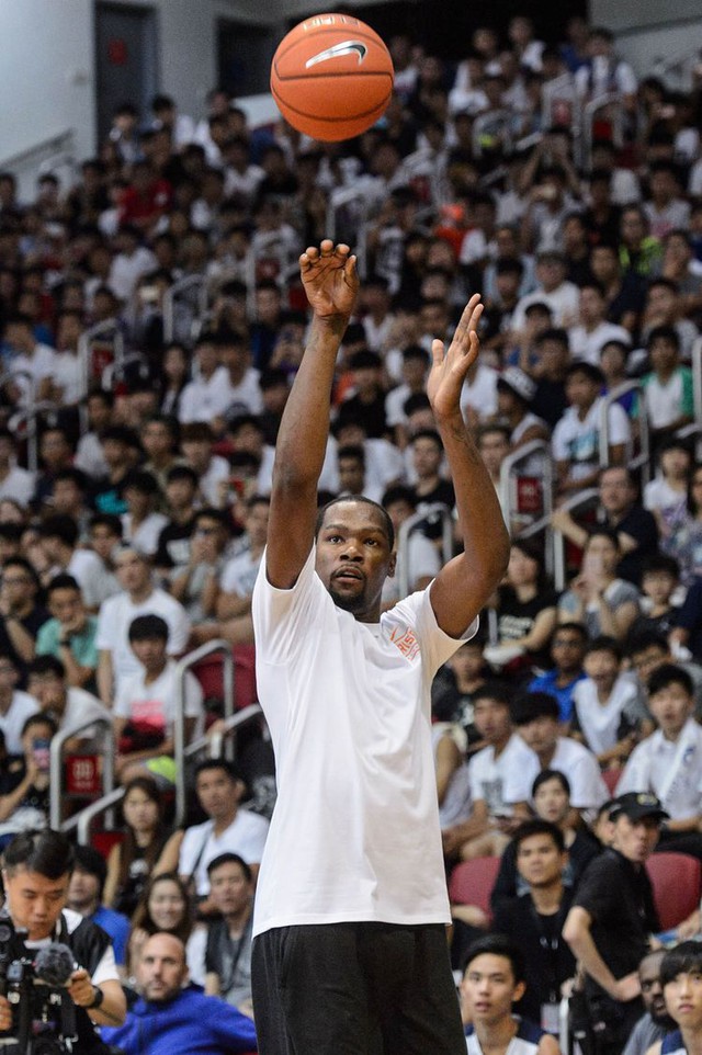 
Siêu sao bóng rổ của giải NBA Kevin Durant tại một sự kiện quảng bá tại Hồng Kông tháng 7/2016

