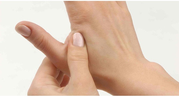 Kỳ diệu: Thải độc gan, thận, phổi... nhờ một động tác đơn giản không ngờ
