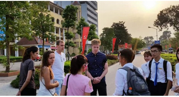 Vì sao sinh viên Mỹ “ngại” đến Việt Nam trao đổi, học tập?