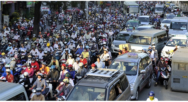 Việt Nam chưa thể bỏ xe máy đi ô tô