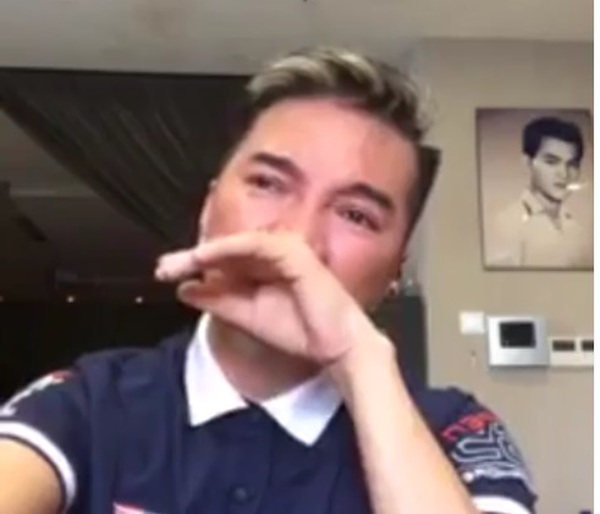 Chuyện Đàm Vĩnh Hưng công khai mẹ nợ nần trên Facebook: Chẳng ai nổi tiếng, trưởng thành và có địa vị, lại lôi tình mẫu tử ra làm trò đùa!