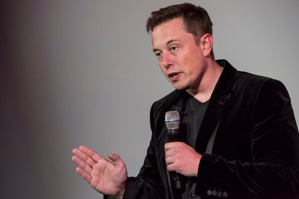 Elon Musk: Đừng n&#234;n thu&#234; mấy người c&#243; bằng MBA!