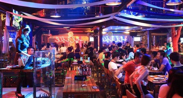 Từ Beer Club đến Mỳ cay Hàn Quốc: Chuỗi nhà hàng tại Việt Nam quá dựa dẫm theo "sóng" nên khó có thể thành công