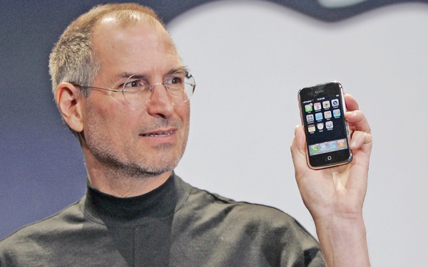 Steve Jobs l&#224;m g&#236; để cho ra những sản phẩm ho&#224;n hảo đến vậy?