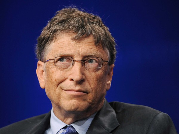 Chỉ một ch&#250;t nữa th&#244;i Bill Gates sẽ mất ng&#244;i gi&#224;u nhất thế giới