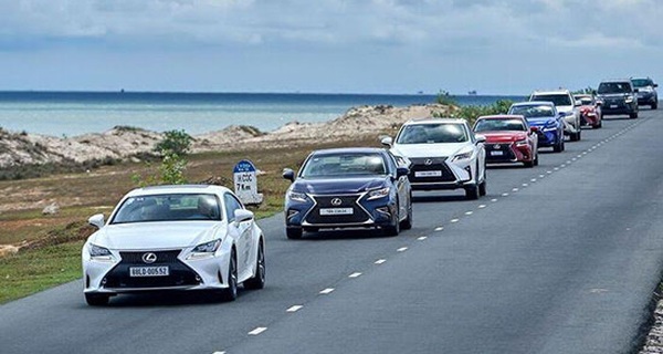 Toyota Việt Nam đồng loạt giảm gi&#225; c&#225;c mẫu xe nhập khẩu