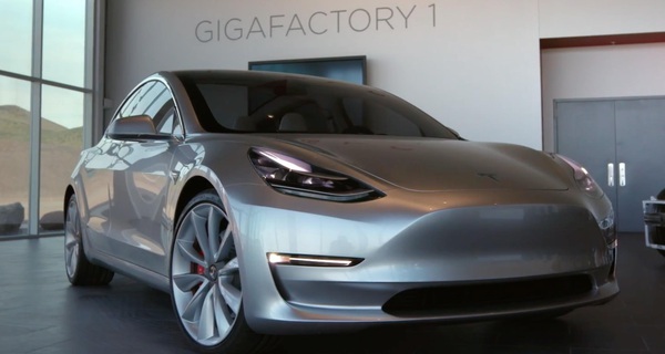 Ngược đời đi làm sedan khi thị trường bán chạy dòng SUV, Tesla và Elon Musk có thể sẽ phải trả giá đắt vì mẫu xe này