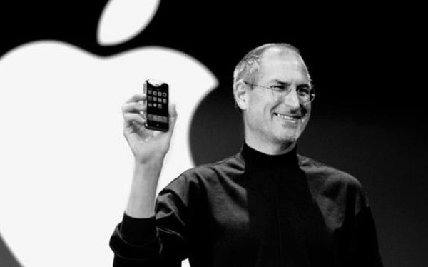 Lạnh l&#249;ng v&#224; lập dị, nhưng Steve Jobs lại l&#224; người sẵn s&#224;ng dốc hết t&#226;m can cứu sống đồng nghiệp tại Apple