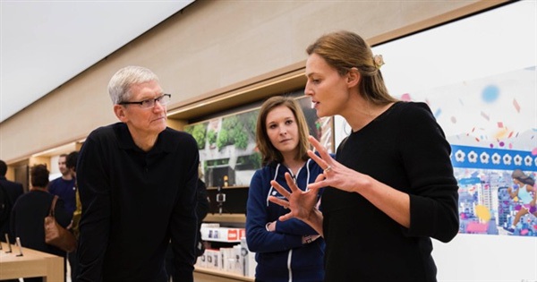 Tim Cook sụt hạng th&#234; thảm trong danh s&#225;ch những CEO tốt nhất thế giới