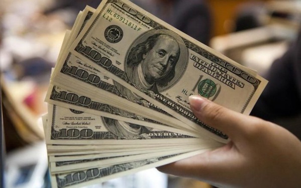 C&#226;u chuyện tờ 100 USD v&#242; n&#225;t: Đừng v&#236; những &#253; nghĩ ti&#234;u cực m&#224; hạ thấp bản th&#226;n