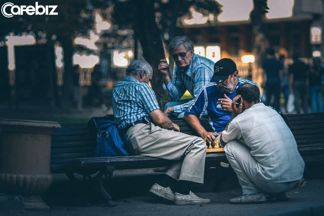 5 bài học người khôn ngoan luôn giữ kín như bưng giúp cuộc sống thuận lợi: Ngay điều đầu tiên, rất nhiều người đua nhau phạm phải... - Ảnh 1. 5 bài học người khôn ngoan luôn giữ kín như bưng giúp cuộc sống thuận lợi: Ngay điều đầu tiên, rất nhiều người đua nhau phạm phải... - Ảnh 1.