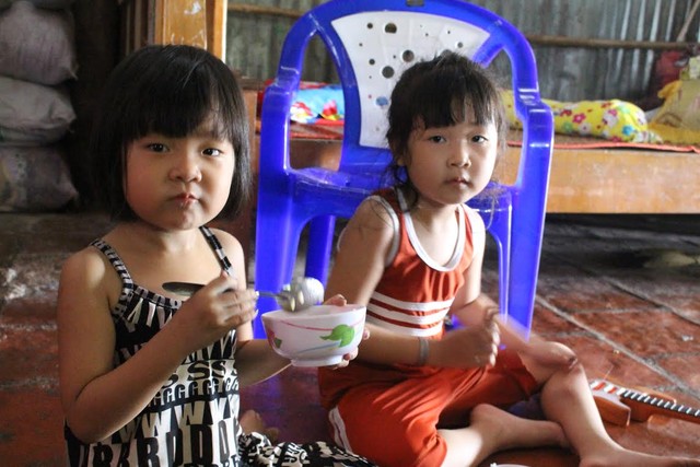 
Lee Chae Won (5 tuổi) và Soo Jin (4 tuổi) ở cù lao “Đài Loan” Tân Lộc (TP Cần Thơ) vẫn chưa có giấy khai sinh

