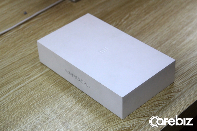 Hộp máy đẹp một màu trắng muốt, gợi nhớ những sản phẩm của Apple.