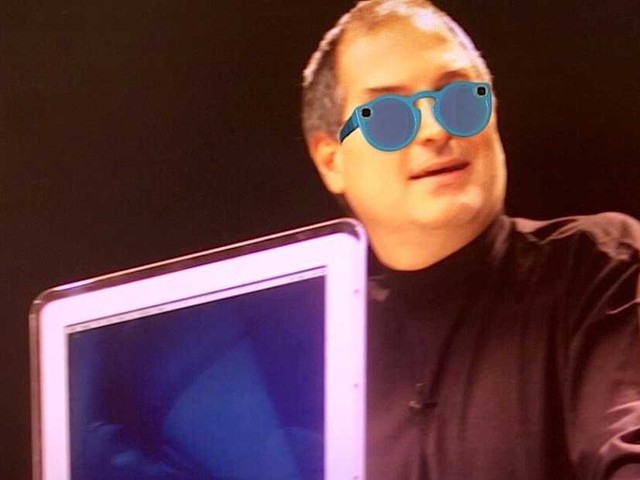 Cố CEO Steve Jobs với chiếc kính Spectacles.