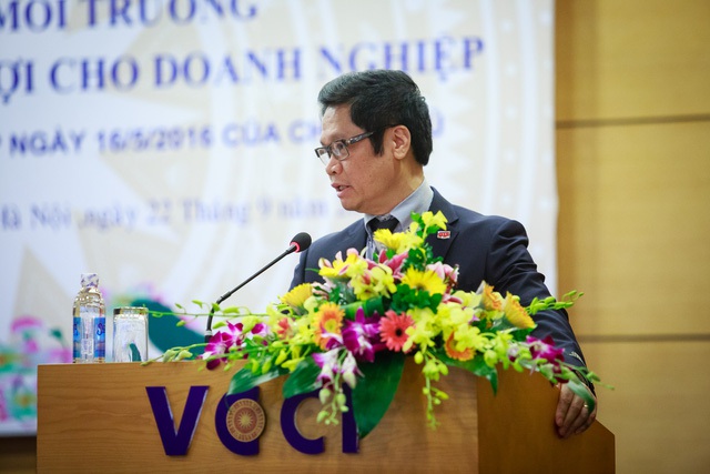 
Ông Vũ Tiến Lộc, Chủ tịch VCCI nhận xét, con số 21 tỉnh thành của ngày hôm nay là 21 phát súng đại bác không bắn chỉ thiên. Ảnh: Thành Đạt.
