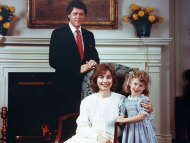 Từ khi còn nhỏ Chelsea Clinton chưa bao giờ phải chịu cảnh thiếu thốn tình cảm từ cha mẹ.