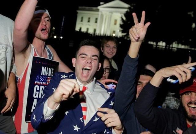
Người ủng hộ ông Trump ăn mừng chiến thắng. Nguồn: Reuters
