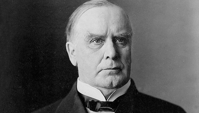 Phần lớn cuộc đời, William McKinley, nhiệm kỳ 1897-1901, có sự ổn định về mặt tài chính suốt thời trai trẻ. Tuy nhiên, ông phá sản năm 1983 và ôm khoản nợ 130.000 USD. Không những vậy, McKinley tiếp tục bị bạn bè lừa tiền khi nhờ họ quản lý bất động sản và các tài khoản khác khiến ông tiếp tục lâm vào cảnh khánh kiệt.