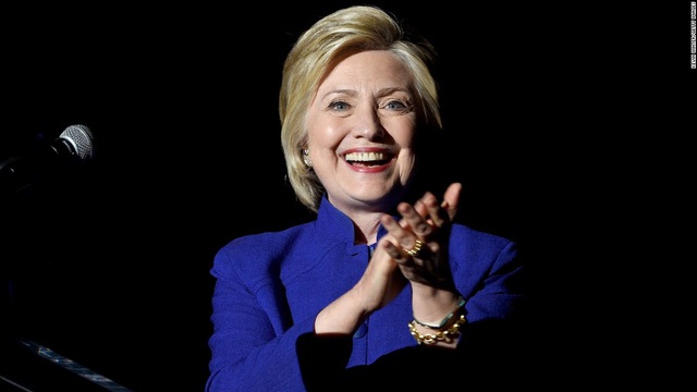 Họ ủng hộ Hillary Clinton không bởi bà là một người lãnh đạo tài giỏi mà còn là một người mẹ vĩ đại.